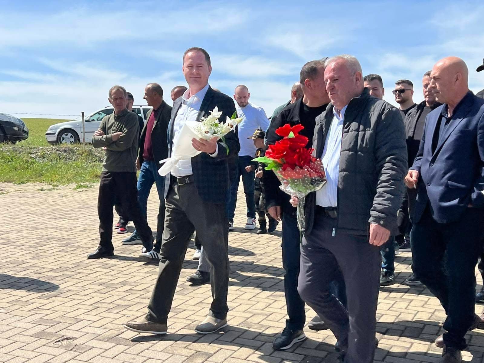 Ajazi: “I përjetshëm qoftë kujtimi për dëshmorët Kadri, Avdi dhe Xhevdet Karaqica