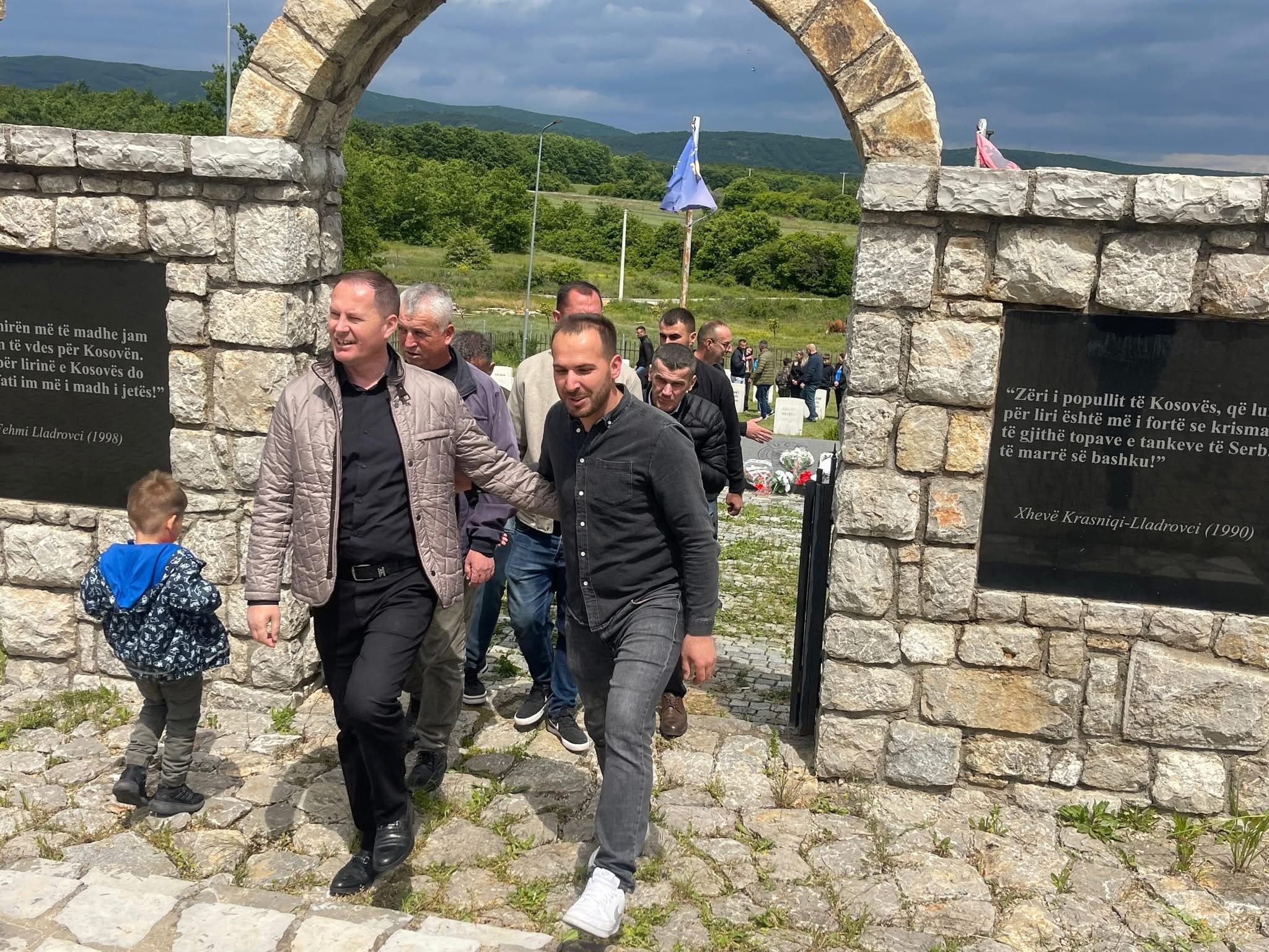 Driton Ajazi përkujton dëshmorin Milazim Fazliu