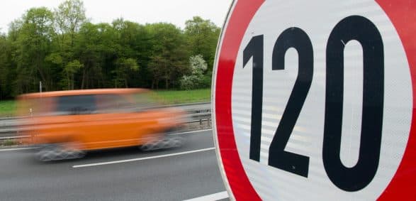 Shoferi 26-vjeçar kapet me shpejtësi 263 km/h në Deisswil