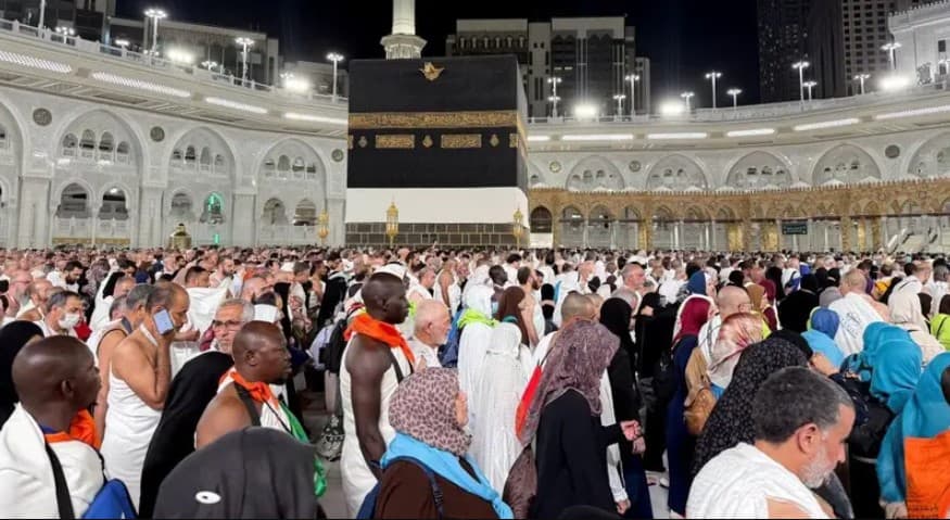Arabia Saudite ndalon 269,678 myslimanë “pa leje për haxh” që të hyjnë në Mekë