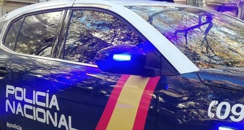 Spanjë: Të shtëna me armë brenda një lokali, vriten dy persona