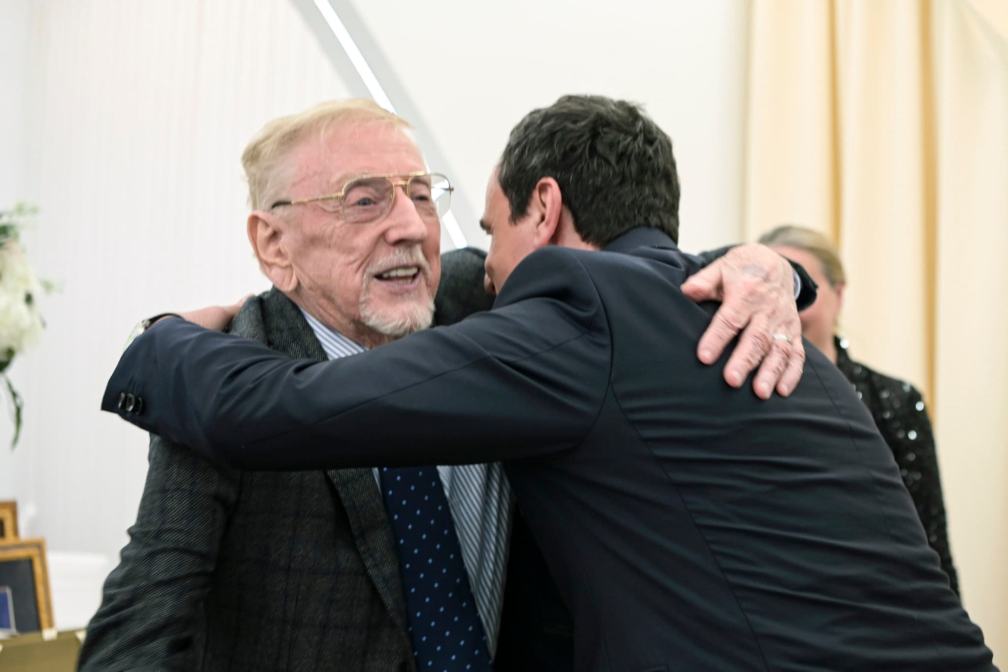 Walker shënon ditëlindjen e 90, Kurti: Ishte dhe është zëri i së vërtetës për kombin tonë