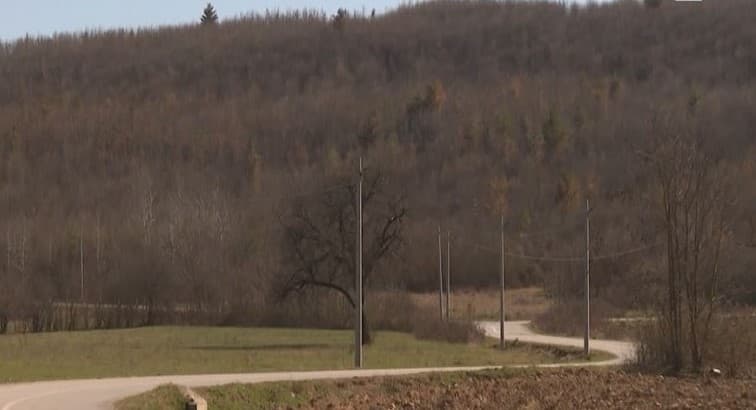Ende ka mungesa të sinjalistikës në disa rrugë në Rajonin e Pejës