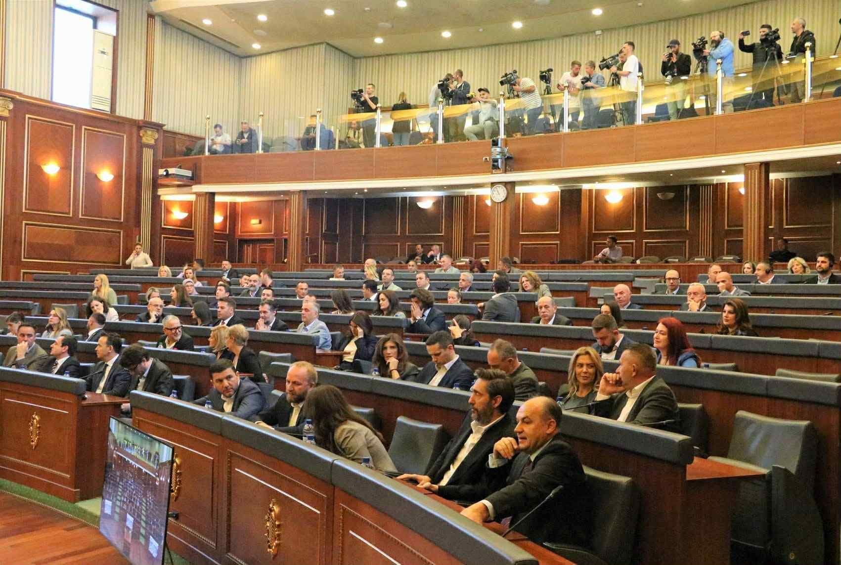 Deliu për Haxhiun: Në vend që të reflektojë, po viktimizohet duke akuzuar për “gjuhë seksiste” – tentativë për manipulim