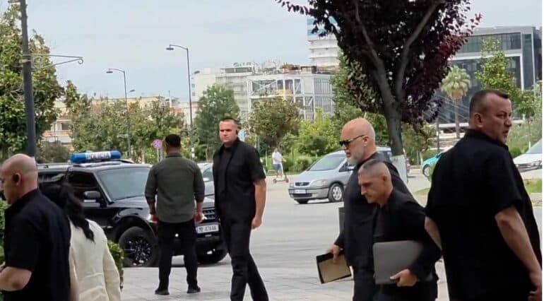 Lirimi i hapësirave publike, Rama takim me zyrtarët në Fier