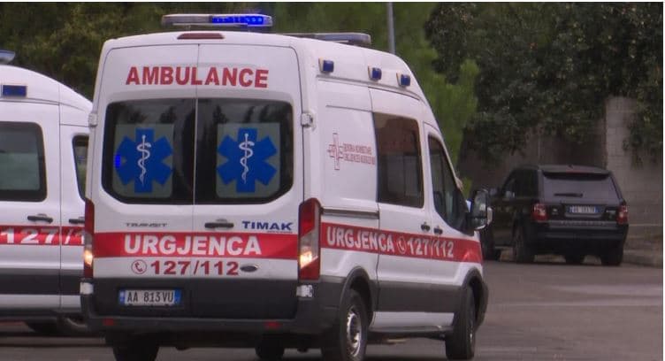 Aksident i rëndë në Maliq/ Automjeti del nga rruga, plagoset shoferi