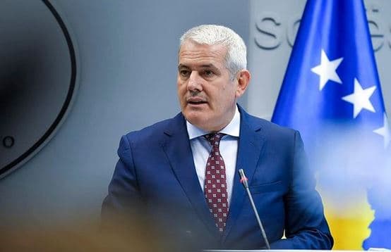 Sveçla shpreh ngushëllime për vdekjen e zjarrfikësit në krye të detyrës