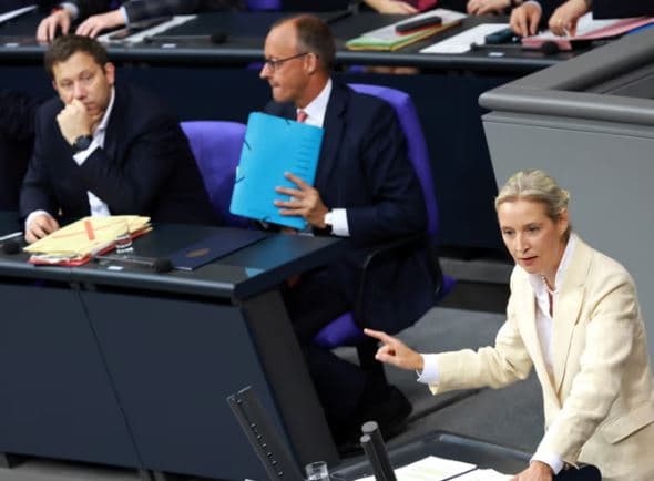 Merz sfidon kritikët në Bundestag: Gjermania nuk do të tërhiqet nga mbështetja për Ukrainën