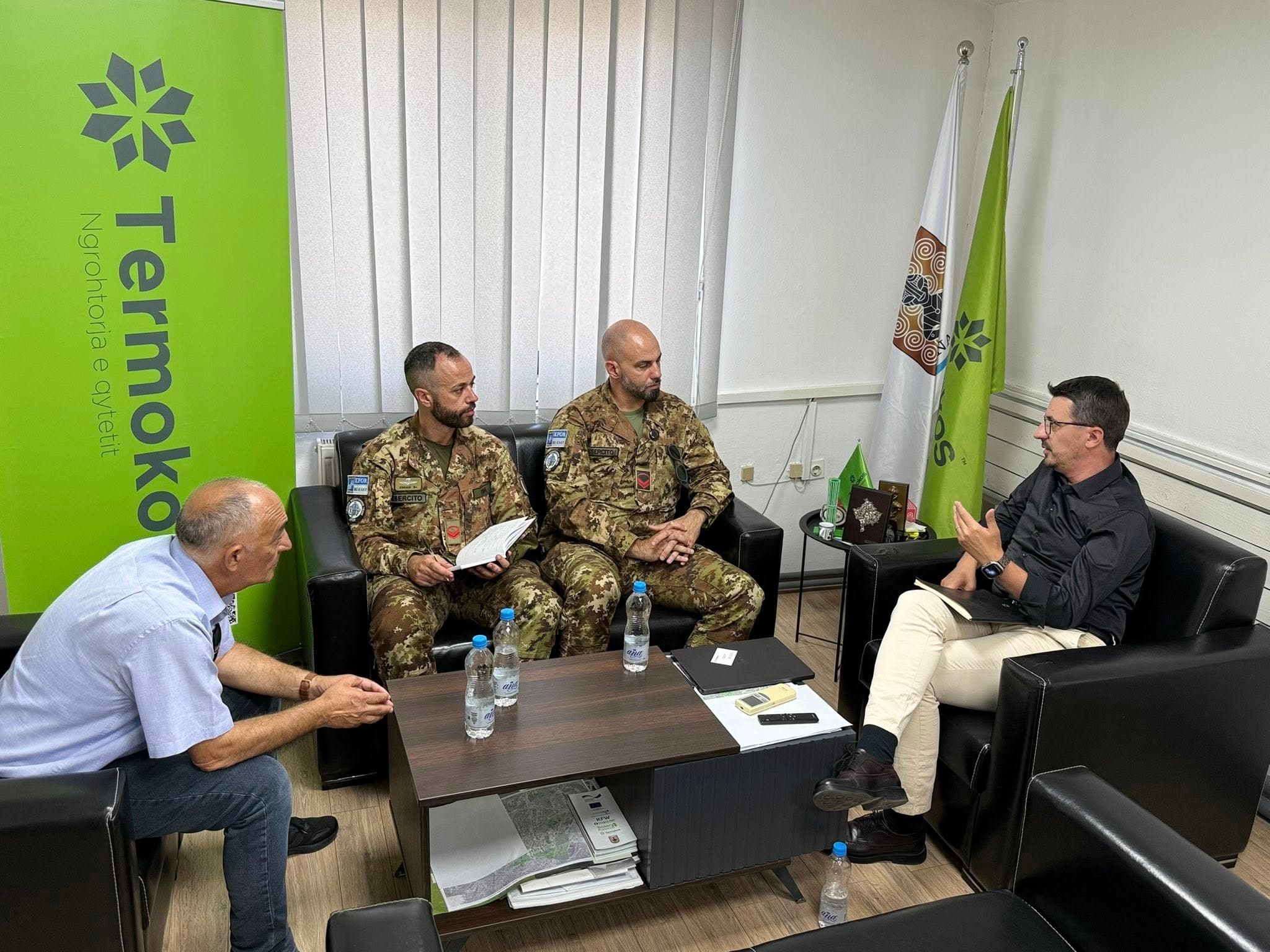 Kryeshefi Osmani u takua me përfaqësuesit e KFOR-it italian