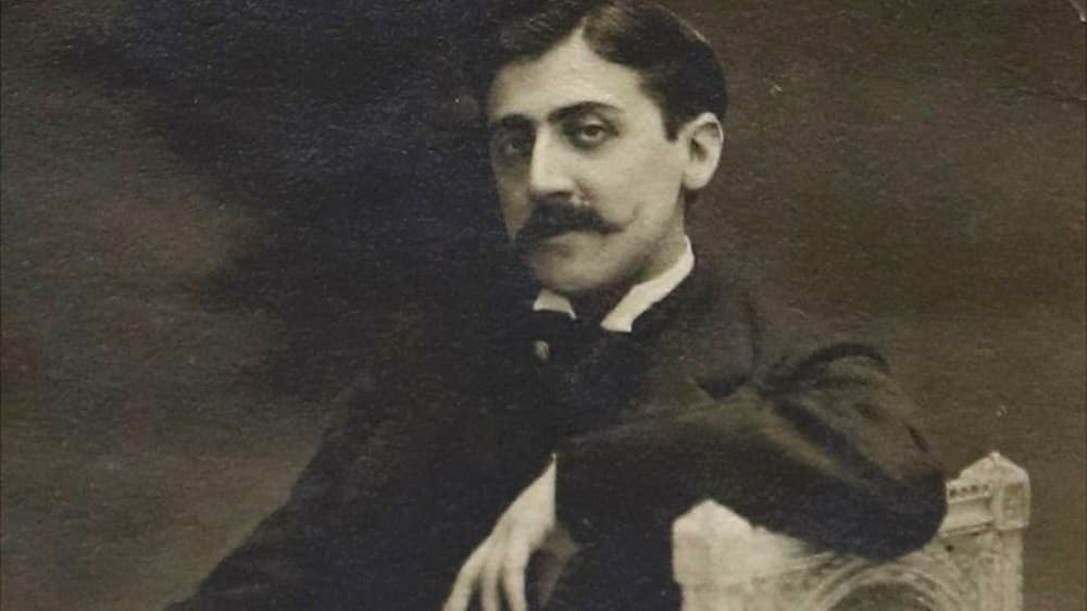 Kur kujtimet bëhen letërsi, testamenti që la Marcel Proust! Jeta e shkrimtarit francez që jetoi i izoluar nga bota