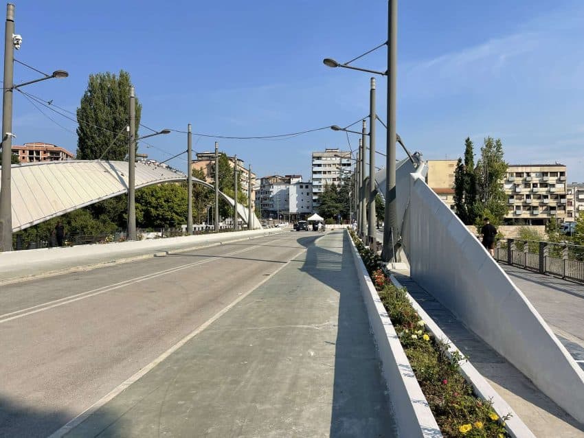 Mbi 3.600 nënshkrime kundër urave të reja në Mitrovicë