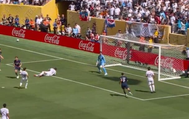 PSG e “shkollon” Real Madridin, super aksion për 3:0