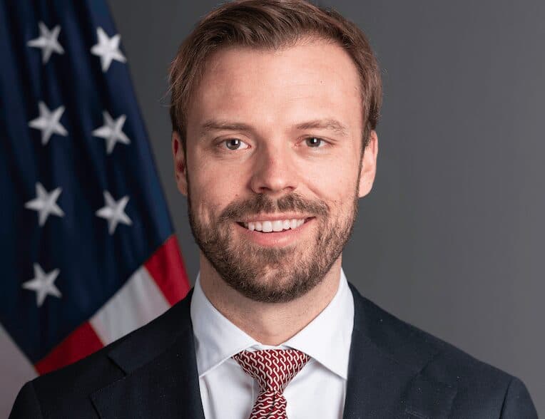Kosova sërish në fokus, zyrtari i lartë i Administratës Trump vjen edhe në Prishtinë