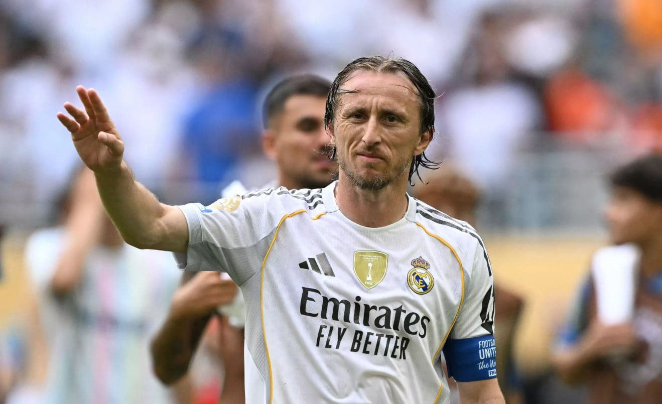 Tani është “here we go”, Luka Modriq lojtar i AC Milanit