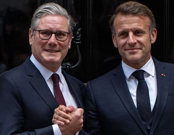 “Një brenda, një jashtë”: Arrihet marrëveshje mes Starmer dhe Macron për çështjen e emigrantëve