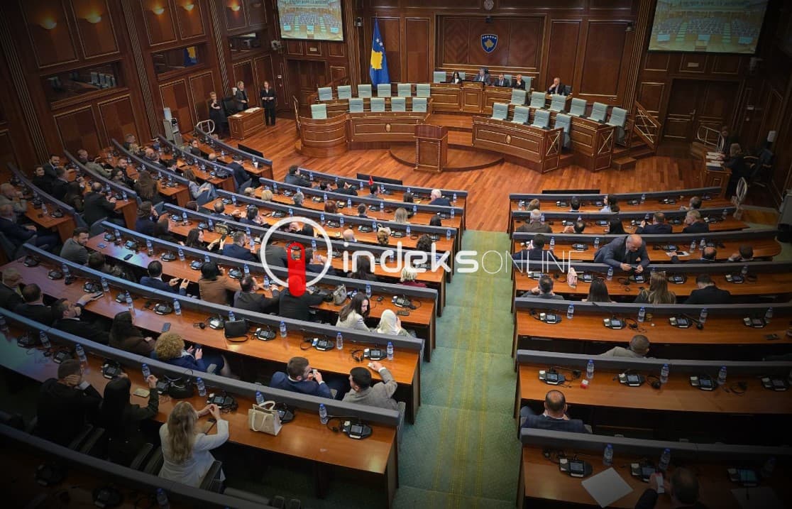 Partitë me shpresë për konstituim të kuvendit brenda afatit, por s’lëvizin nga qëndrimet
