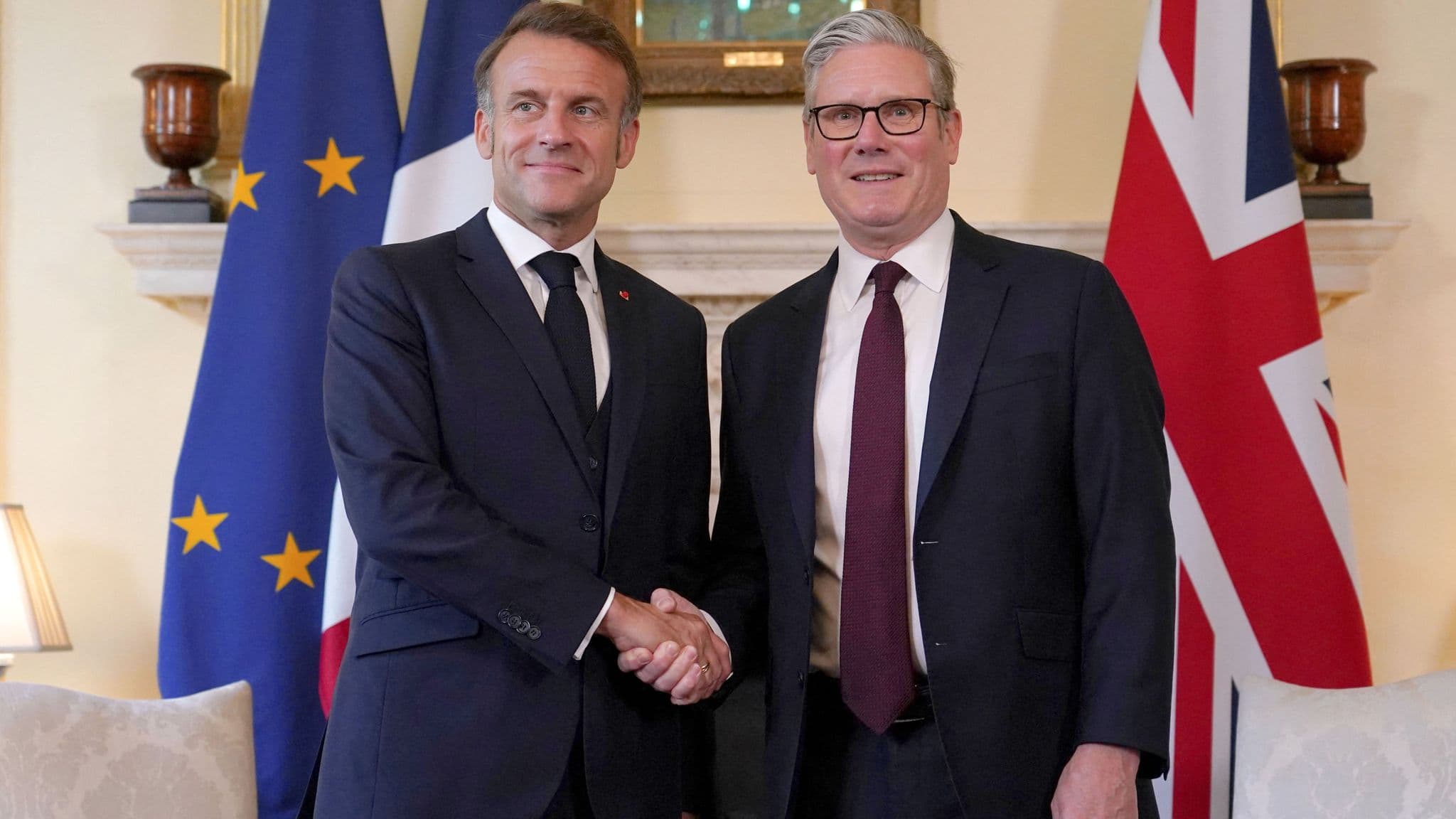 Macron dhe Starmer nisin bisedimet për marrëveshjen për emigrantët