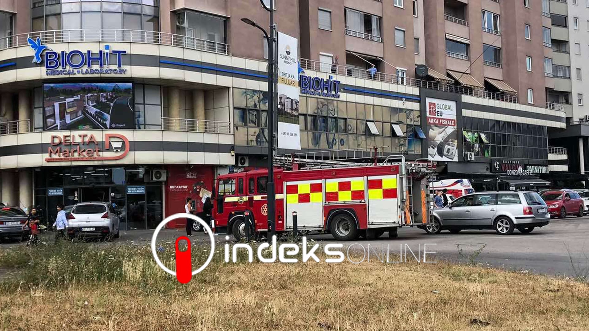 Policia jep detaje lidhur me rastin në Pejë, qytetari përdori një çarçafë si mjet zbritje për ti ikur policisë