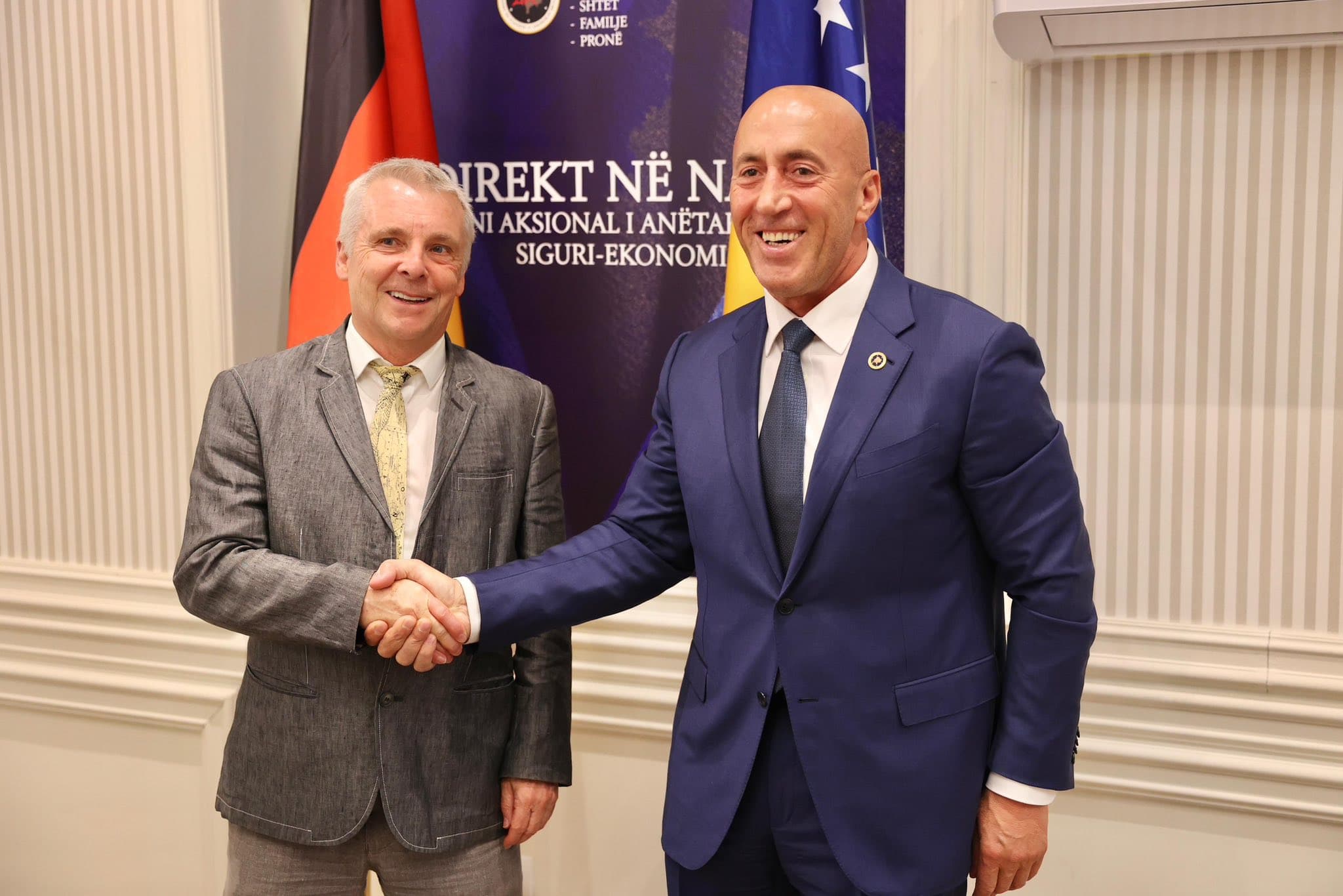 Haradinaj takon ambasadorin gjerman: AAK është e gatshme për gjetjen e zgjidhjes për tejkalimin e bllokadës politike