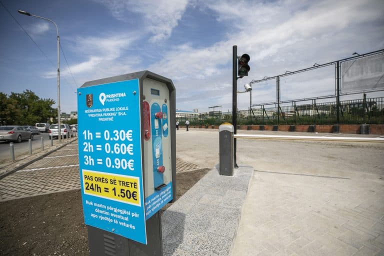 Rrëmuja me parkingje në Prishtinë, komuna merr masa