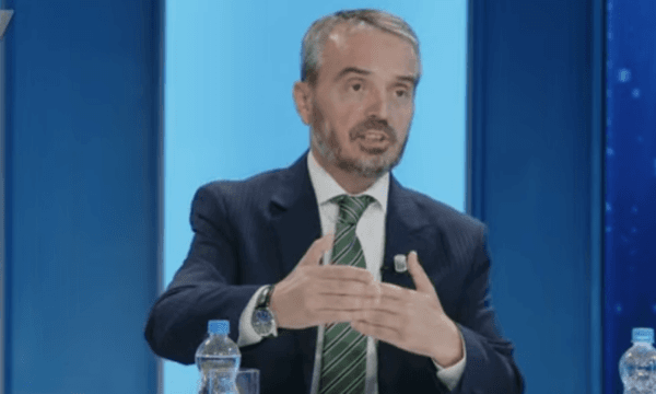 Vizita e Osmanit në SHBA, ish-ambasadori Ahmeti: Është pozitive, u largua nga orbita e Kurtit