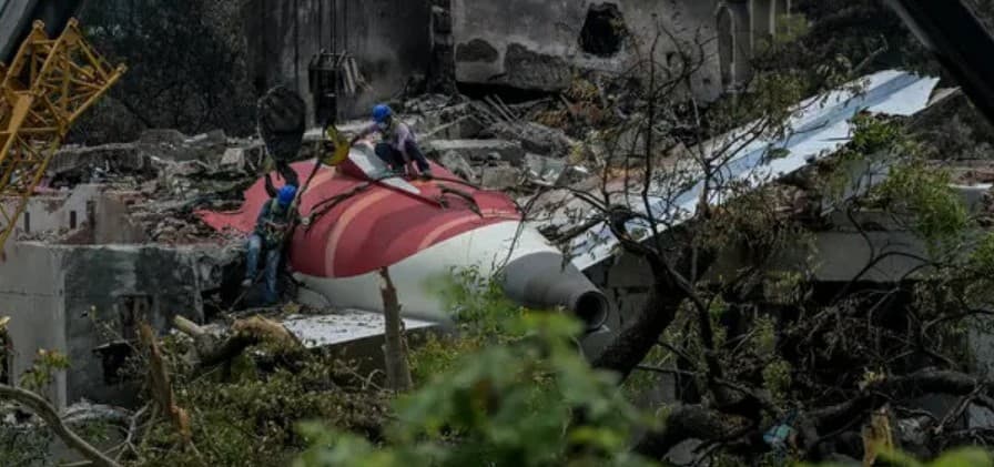 Hetimi: Ndërprerësit e karburantit të aeroplanit Air India u ndalën pak para rrëzimit