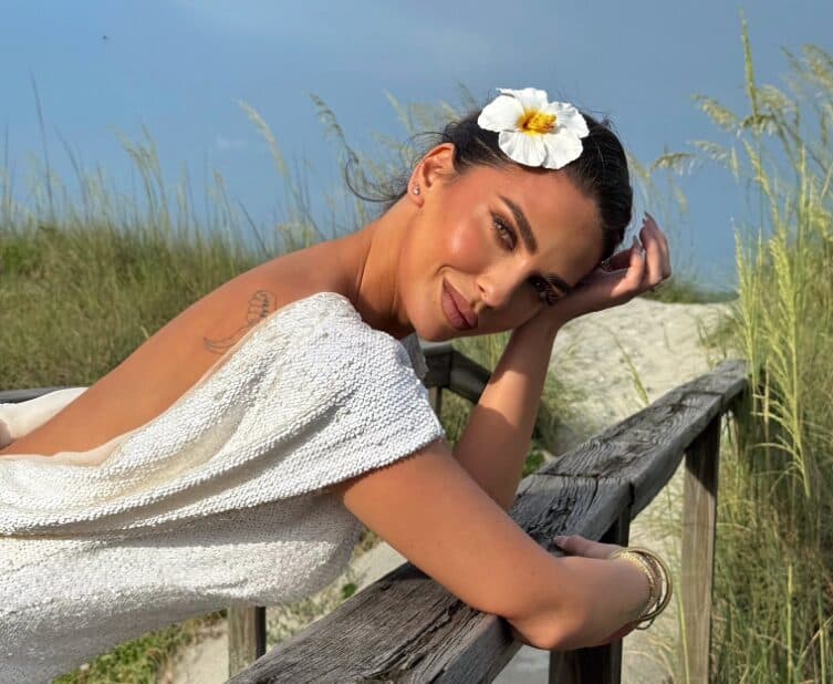 Beatrix Ramosaj ngrit temperaturat, pozon me bikini