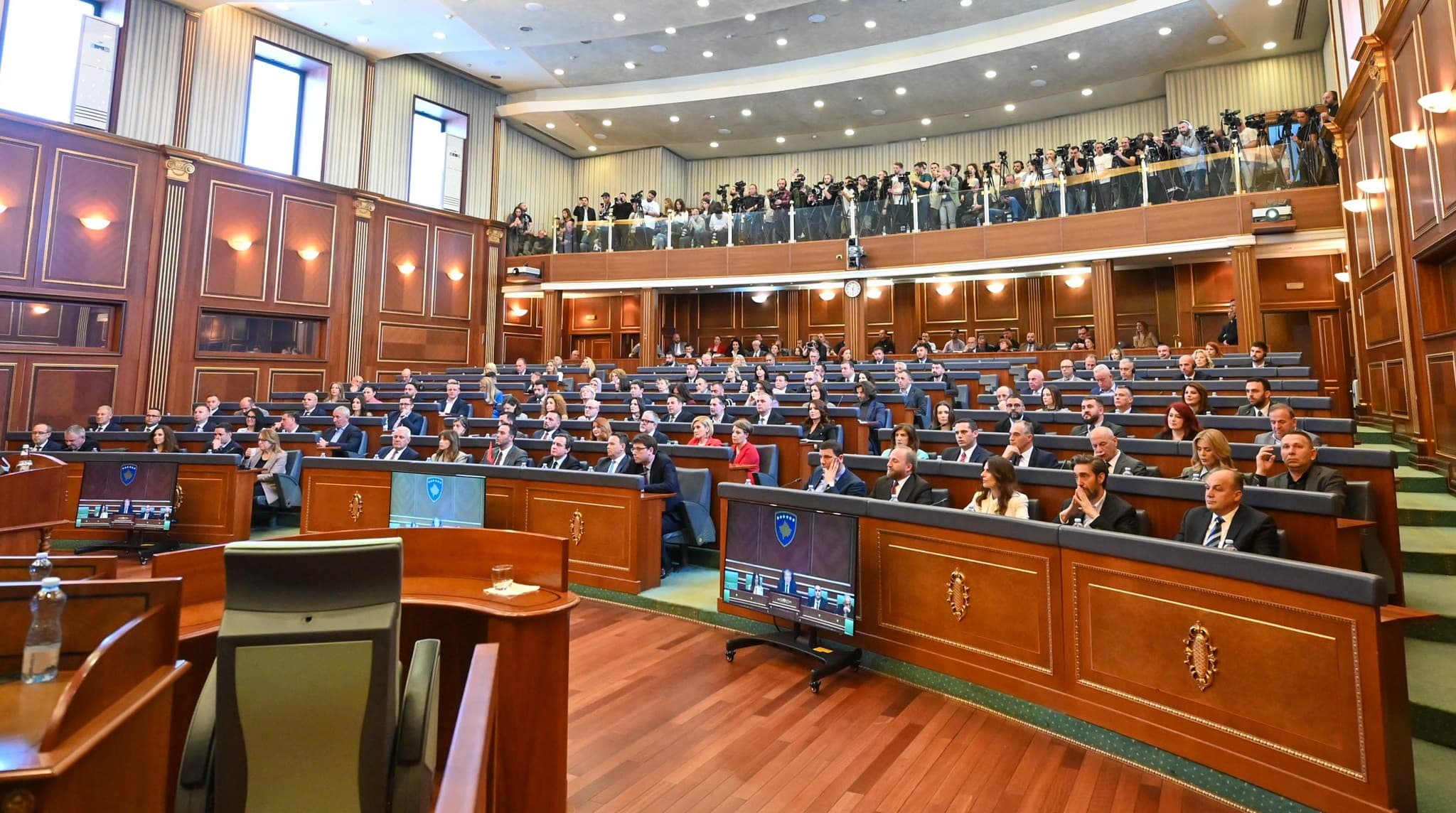 Analistët: Dështimi për të respektuar afatin çon në shkelje të Kushtetutës
