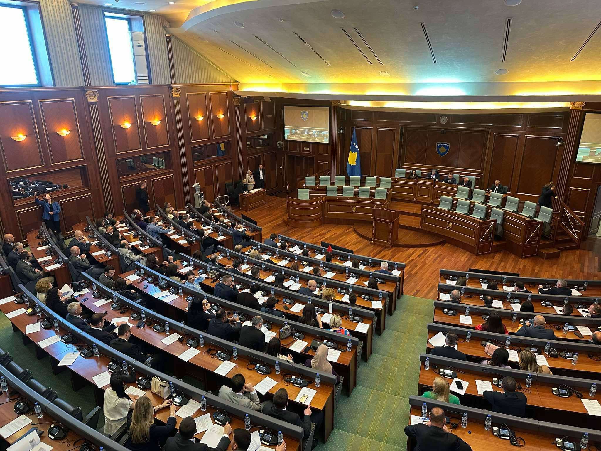 Kryeziu: Moskonstituimi i Kuvendit i kushton vendit 882 milionë euro