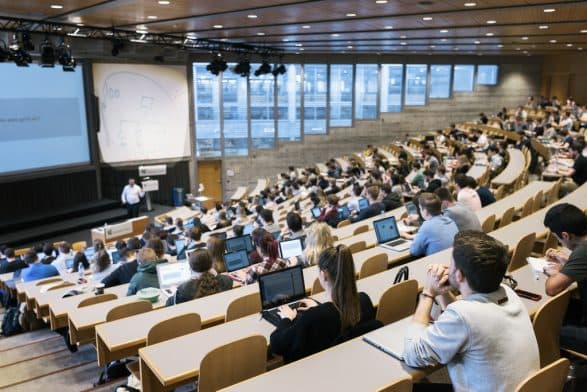Universitetet zvicerane përfitojnë nga “ikja e trurit” nga SHBA-ja