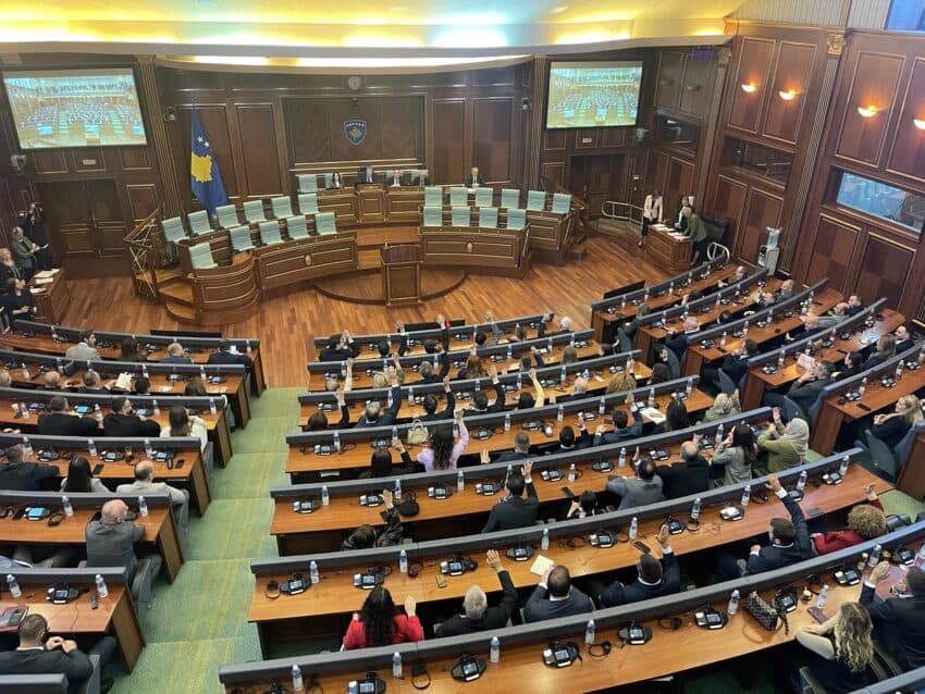 Asnjë shenjë për kompromis midis Vetëvendosjes dhe partive të tjera