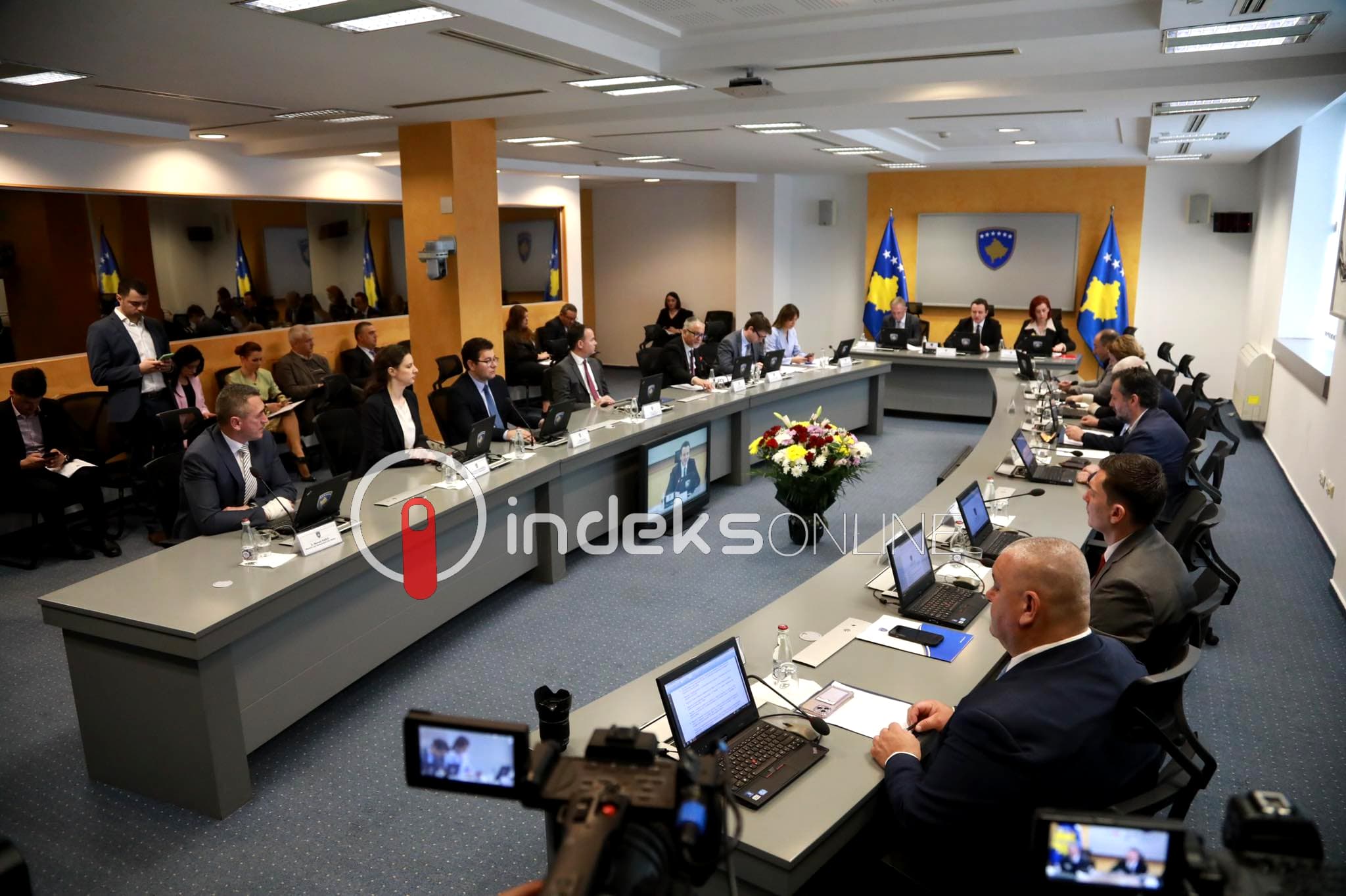 Qeveria në detyrë shqetësohet nga vendimi i Supremes