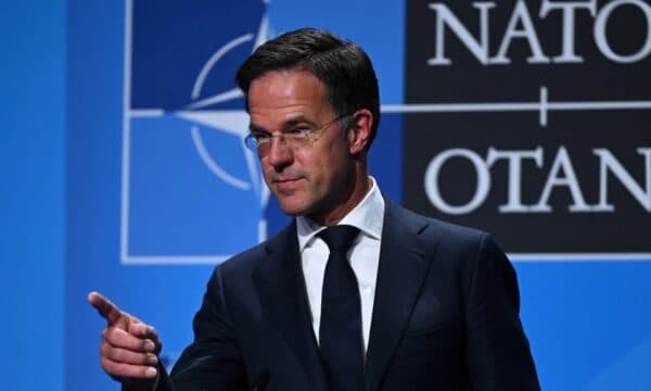 Shefi i NATO-s paralajmëron Indinë, Kinën dhe Brazilin: Telefononi Putinin, të bëjë paqe me Ukrainën