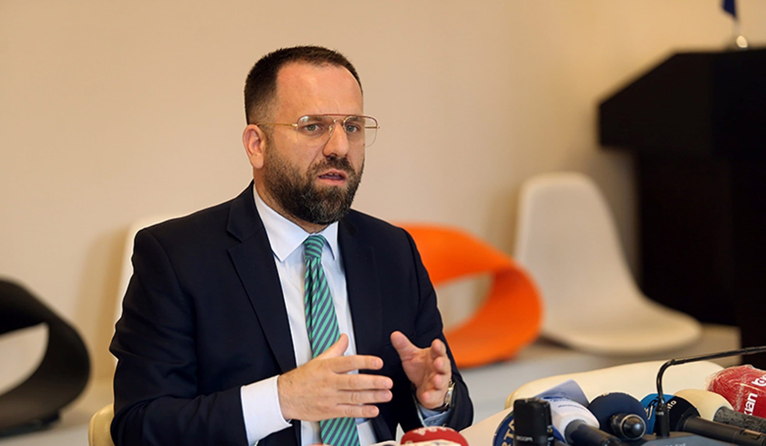 Rukiqi: Shtetet e Quint-it të reagojnë për uzurpimin e kabinetit qeveritar nga ish partia në pushtet