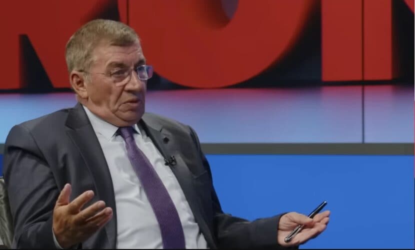 Bajrami: Po shtrëngohem kur po shoh studentë të mi të dobët duke folur për Kushtetutën si ekspertë