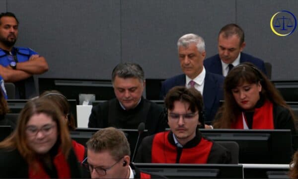 Nis seanca për vendimin për mocionin e mbrojtjes, ish-krerët e UÇK-së prezent në sallë