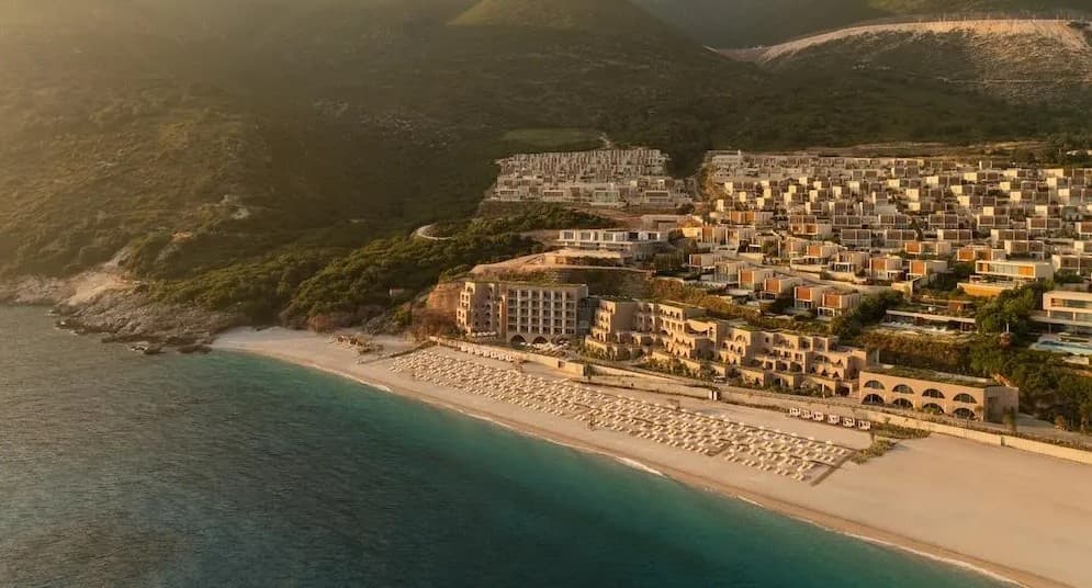 Prestigjiozja “Forbes” rekomandon pushimet në Shqipëri