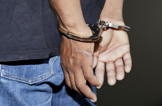 Arrestohet një shtetas i Shqipërisë në Gjakovë, dyshohet për 17 vjedhje nëpër shtëpi kryesisht të pabanuara