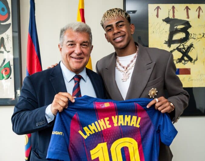 Zyrtare: Yamal rinovon me Barcelonën dhe merr fanellën ikonike me numrin 10
