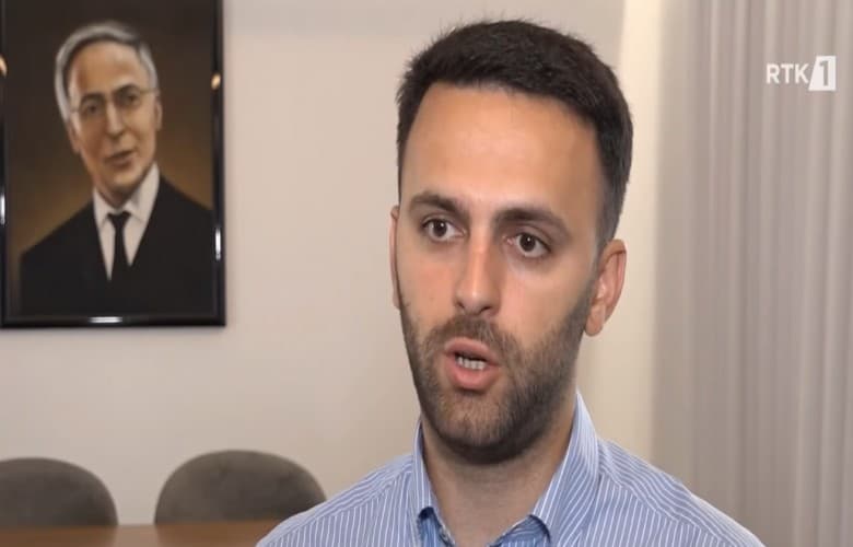 I biri i Jakup Krasniqit: Gëzimet dhe hidhërimet i ndajmë me videolidhje