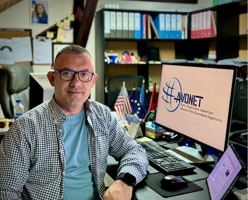 Drejtori i AVONET: S’mundet një ministër që është deputet të nënshkruajë një udhëzim administrativ