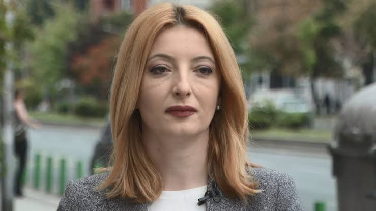 Ngritet aktakuzë kundër personit që ofendoi dhe kërcënoi kryetaren e Shkupit