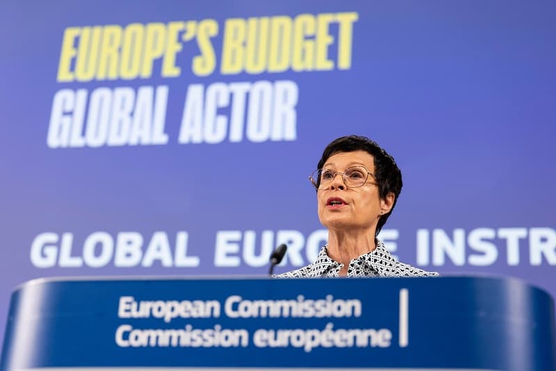 BE do t’i ndajë fonde Kosovës me buxhetin 2028-2034, Komisionerja Kos gabimisht thotë se Kosova ka marrë para nga Plani i Rritjes