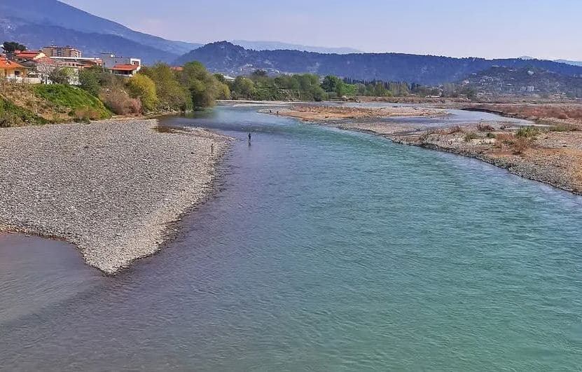 Tragjedi në Elbasan: Dy fëmijë humbin jetën në lumin Shkumbin