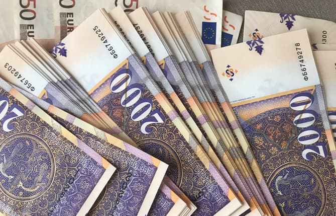 Banka Popullore paralajmëroi uljen e tarifave për pagesat elktronike