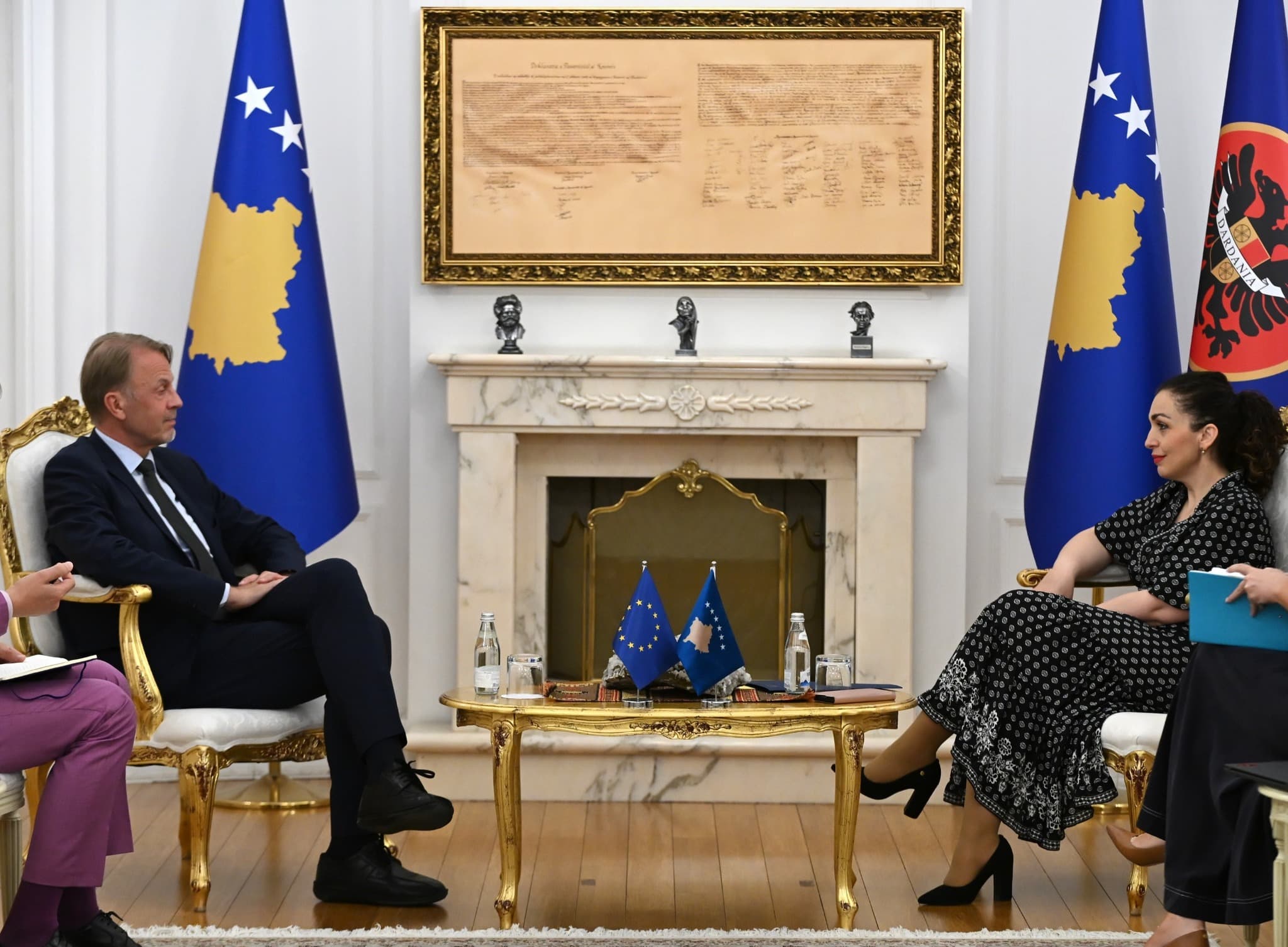 Osmani pret në takim Shefin e BE-së në Kosovë, fokusi i bisedës konstituimi i Kuvendit