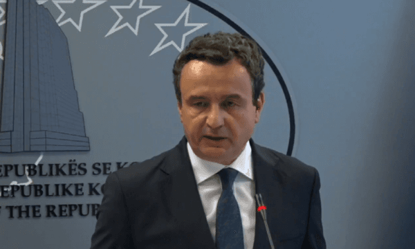 Kurti thirrje qytetarëve të Kosovës që t’i shmangin udhëtimet nëpër Serbi