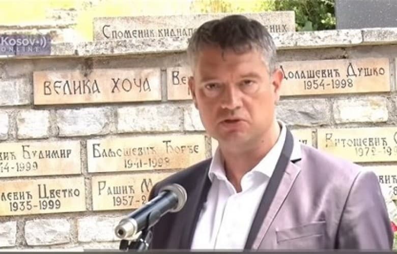 Serbia ”shënjestron” policët që arrestuan Popoviqin