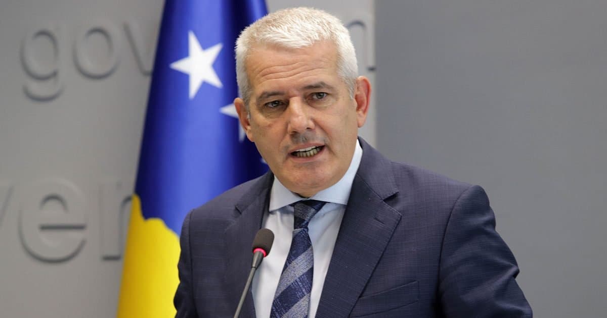 Armatimi serb në veri dëshmon përfshirjen e drejtpërdrejtë të Beogradit, thotë Sveçla