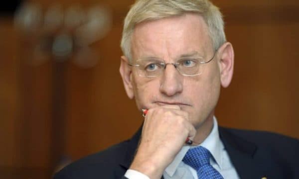 Bildt: Bllokada politike në Kosovë ka dëmtuar besueshmërinë e shtetit, kjo është keq për të gjithë